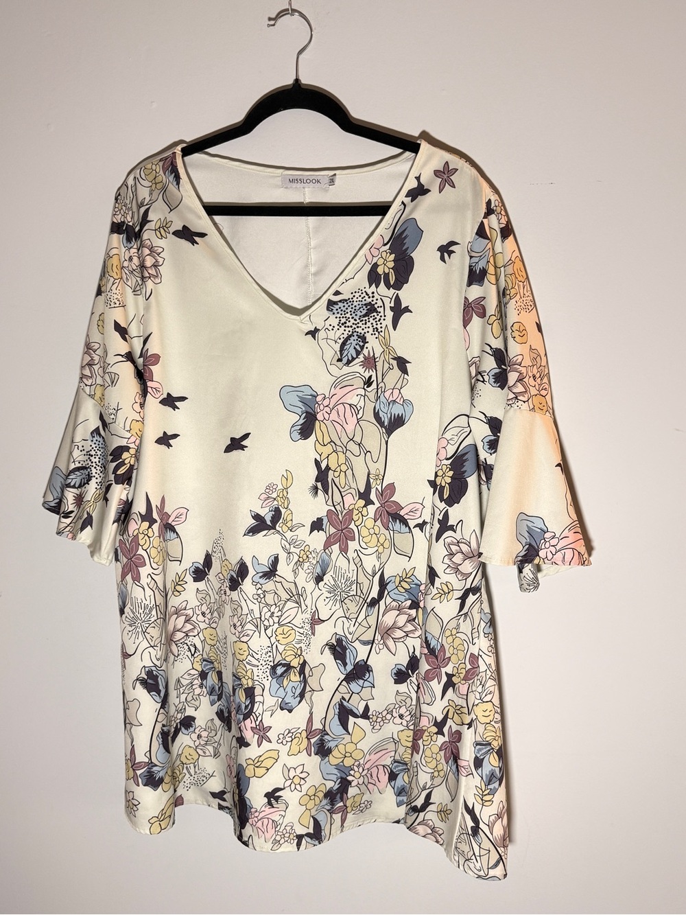 MISSLOOK Cream Floral V-Neck Tunic with Pastel Blooms